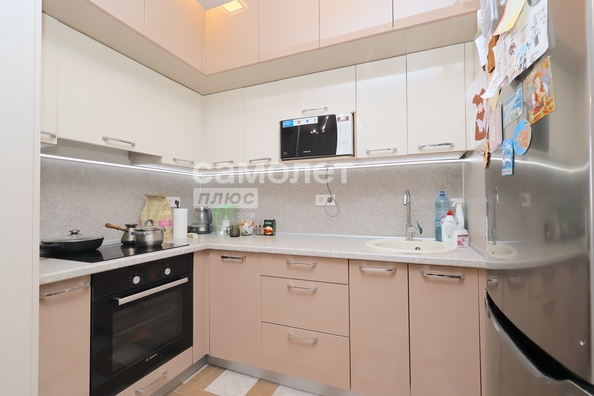 
  Продается 2-комн. квартира, 48.2 м², Осенний б-р, д. 15/2
. Фото 5.