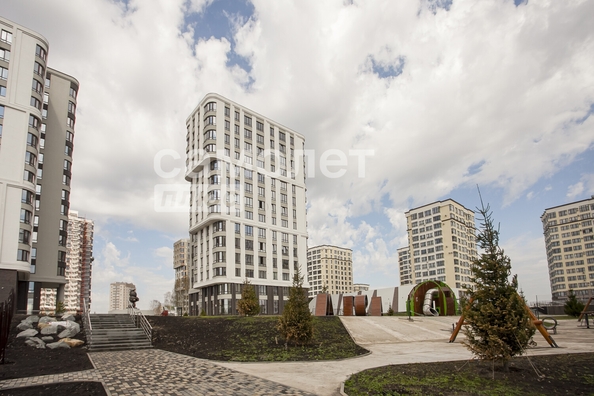 
   Продам 4-комнатную, 75.7 м², Дружбы ул, 28/2

. Фото 1.