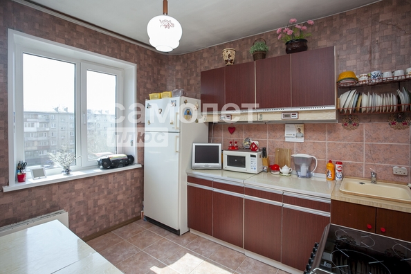 
   Продам 3-комнатную, 65.2 м², Космическая ул, 4/1

. Фото 6.