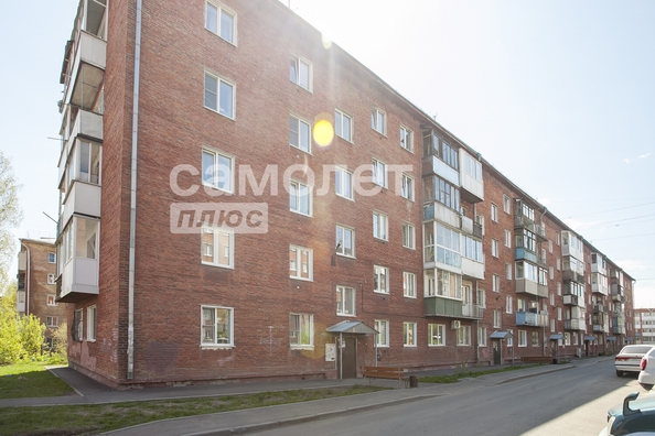 
   Продам 3-комнатную, 58.5 м², Сибиряков-Гвардейцев ул, 14

. Фото 1.