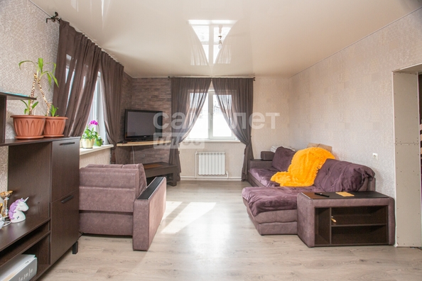 
  Продается коттедж, 205.7 м², село Верхотомское
. Фото 2.