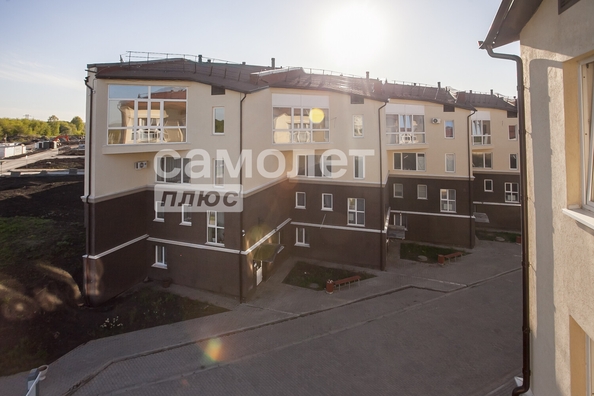 
   Продам 2-комнатную, 50 м², Строителей б-р, 71

. Фото 2.