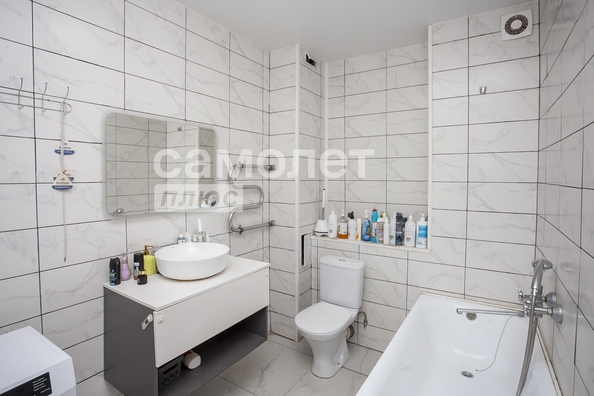 
   Продам 2-комнатную, 50 м², Строителей б-р, 71

. Фото 21.