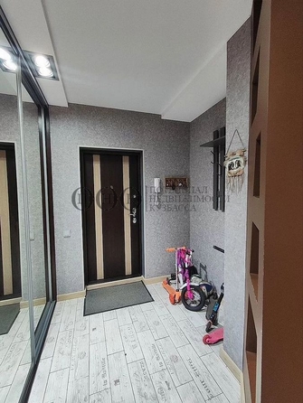 
  Продается 3-комн. квартира, 102 м², Шахтеров пр-кт, д. 70
. Фото 2.