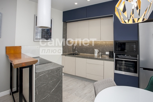 
  Продается 3-комн. квартира, 92.5 м², Осенний б-р, д. 14
. Фото 1.