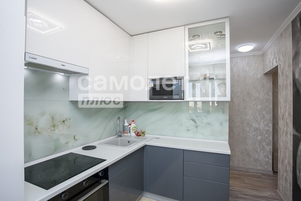 
  Продается 2-комн. квартира, 56.5 м², Строителей б-р, д. 1
. Фото 2.