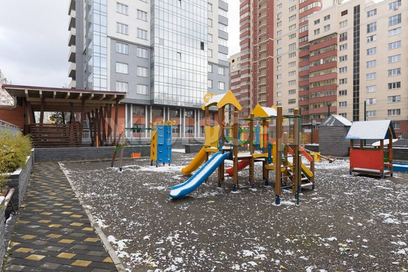 
   Продам 2-комнатную, 76.9 м², Гоголя ул, 40/1

. Фото 14.