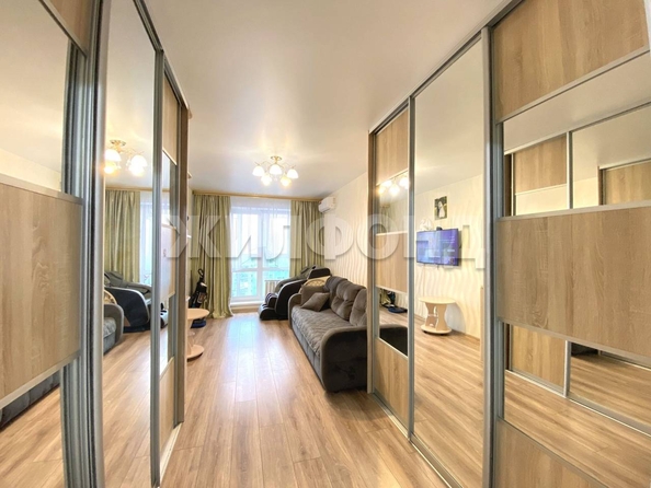 
   Продам 3-комнатную, 57.7 м², Александра Чистякова ул, 2/1

. Фото 2.