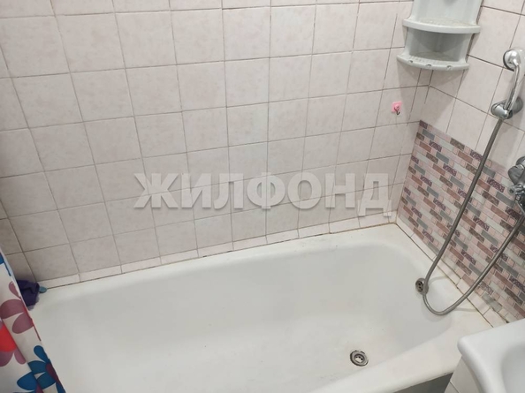 
   Продам 4-комнатную, 77.4 м², Троллейная ул, 152

. Фото 11.