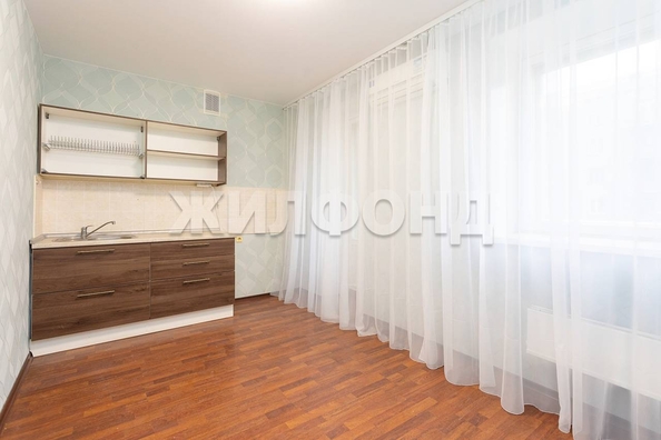 
   Продам 1-комнатную, 51.3 м², Учительская ул, 8

. Фото 9.