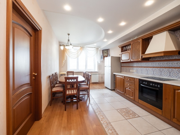 
   Продам 4-комнатную, 132 м², Обская ул, 50/1

. Фото 23.