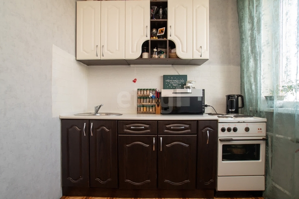
   Продам 1-комнатную, 29.7 м², Октябрьская ул, 13

. Фото 2.