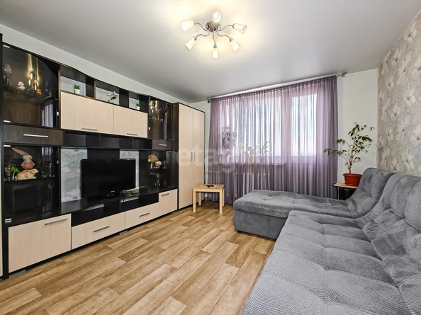 
   Продам 2-комнатную, 43.2 м², Выборная ул, 107

. Фото 1.
