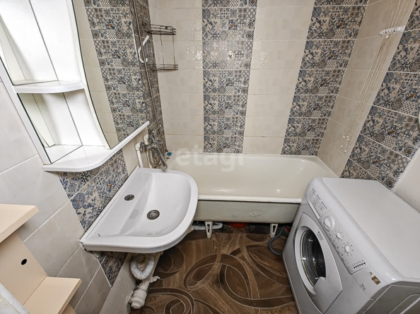 
   Продам 3-комнатную, 63 м², Адриена Лежена ул, 18

. Фото 5.
