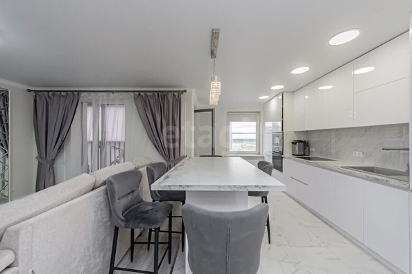
   Продам 3-комнатную, 83 м², 2-я Обская ул, 71/1

. Фото 1.