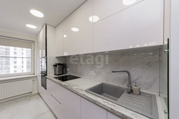 
   Продам 3-комнатную, 83 м², 2-я Обская ул, 71/1

. Фото 3.