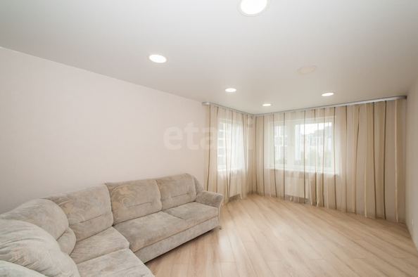 
  Продается 2-комн. квартира, 56.9 м², Большевистская ул, д. 108
. Фото 1.