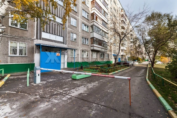 
   Продам 3-комнатную, 56.5 м², Бориса Богаткова ул, 194/2

. Фото 1.
