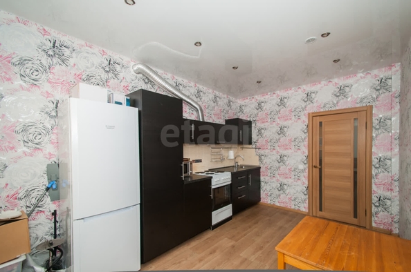 
   Продам 1-комнатную, 46.2 м², Выборная ул, 91/3

. Фото 2.
