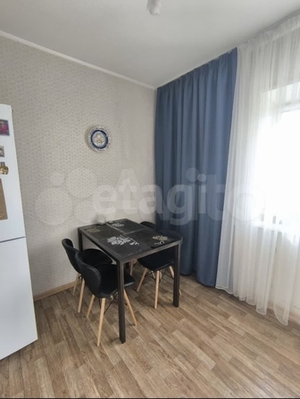 
   Продам 2-комнатную, 56 м², Театральная ул, 2а

. Фото 3.