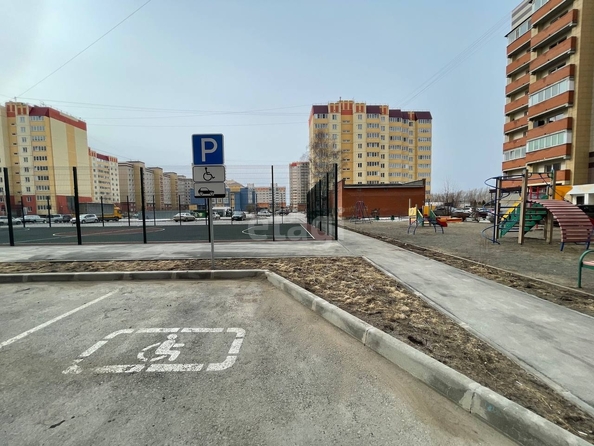 
   Продам 3-комнатную, 73.3 м², Виктора Уса ул, 1/1

. Фото 22.