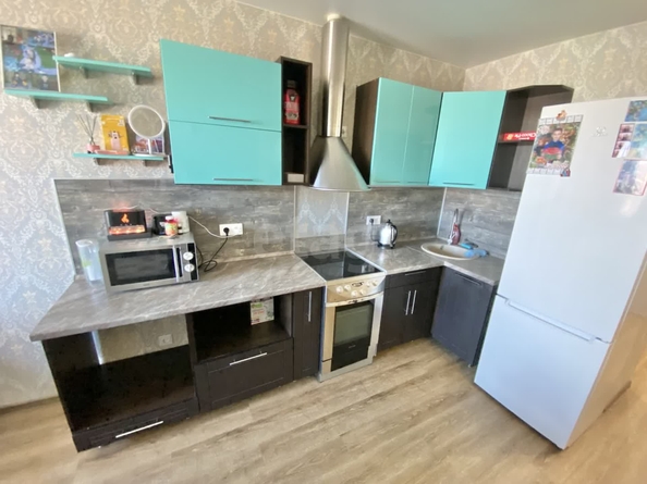 
   Продам 1-комнатную, 39.4 м², Ясный Берег ул, 10

. Фото 1.