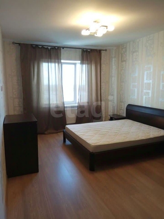 
  Сдам в аренду 1-комнатную квартиру, 40.6 м², Новосибирск

. Фото 1.