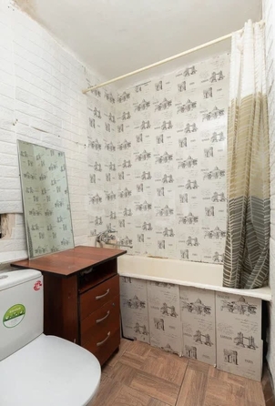 
   Продам 3-комнатную, 53.1 м², Театральная ул, 4/1

. Фото 4.