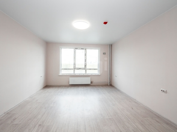 
   Продам 2-комнатную, 56 м², Татьяны Снежиной ул, 42/2

. Фото 9.