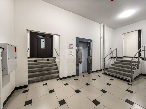 
   Продам 2-комнатную, 56 м², Татьяны Снежиной ул, 42/2

. Фото 25.