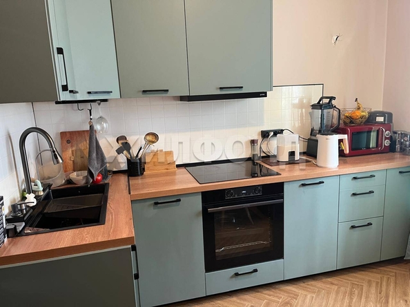 
   Продам 2-комнатную, 56 м², Бородина ул, 56

. Фото 4.