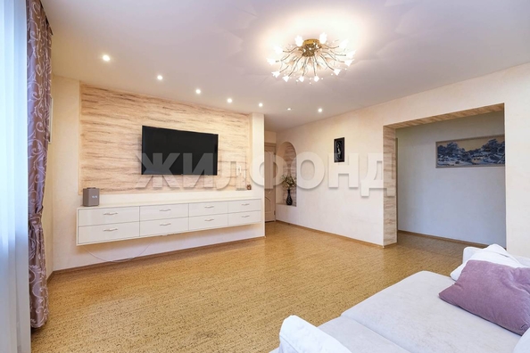 
  Продается 4-комн. квартира, 109 м², Троллейная ул, д. 7
. Фото 5.
