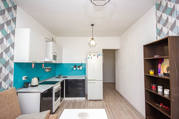 
   Продам 1-комнатную, 45.2 м², Выборная ул, 99/7

. Фото 3.