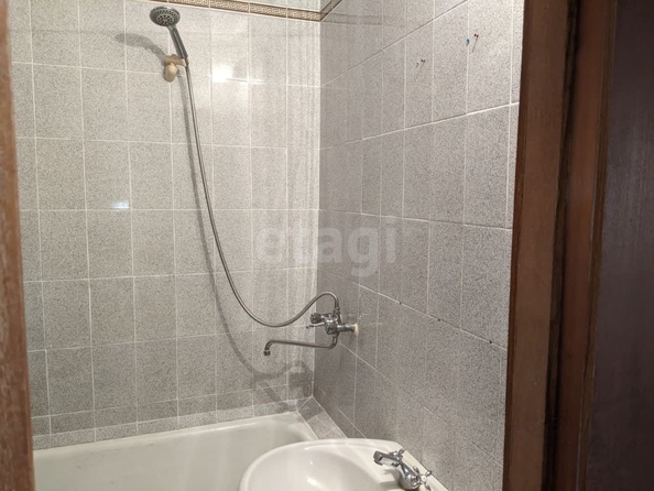
   Продам 4-комнатную, 71 м², Петухова ул, 132

. Фото 17.