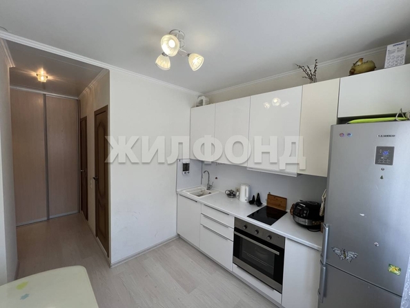 
   Продам 2-комнатную, 52.6 м², Военный городок ул, 124

. Фото 3.