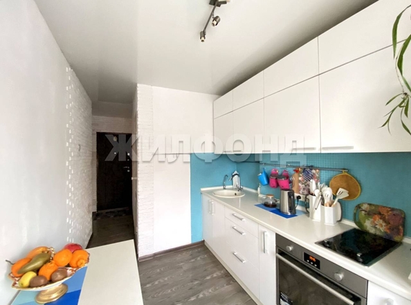 
   Продам 3-комнатную, 61.3 м², Петухова ул, 68

. Фото 6.