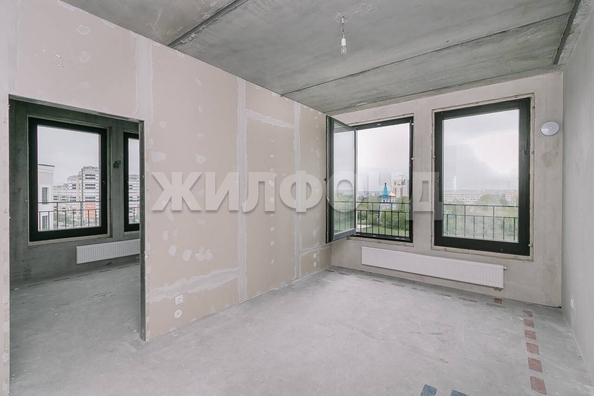 
   Продам 3-комнатную, 156 м², 3-й микрорайон, 1

. Фото 4.