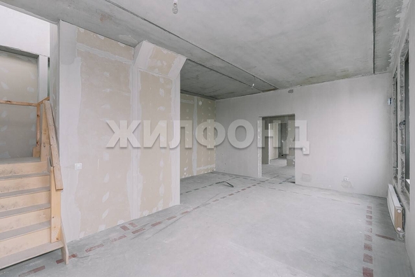 
   Продам 3-комнатную, 156 м², 3-й микрорайон, 1

. Фото 13.