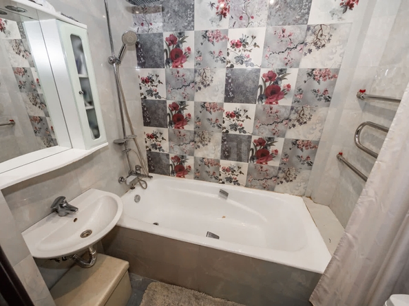 
   Продам 2-комнатную, 64.8 м², Военная ул, 9/2

. Фото 8.