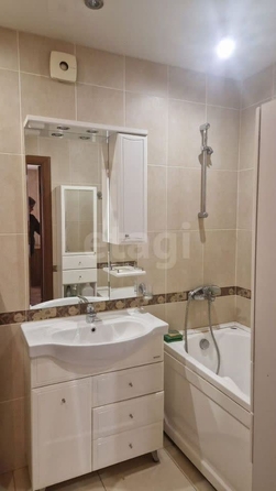 
  Сдам в аренду 2-комнатную квартиру, 55.2 м², Новосибирск

. Фото 4.