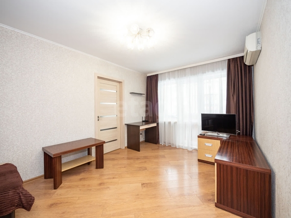 
   Продам 2-комнатную, 45.7 м², Красный пр-кт, 90/2

. Фото 8.