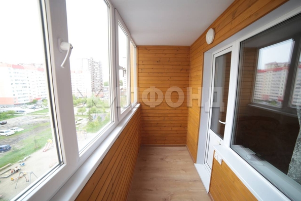 
   Продам 3-комнатную, 76.9 м², Петухова ул, 14/5

. Фото 7.
