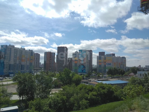 
  Продается 2-комн. квартира, 70 м², Ясный Берег ул, д. 4
. Фото 2.