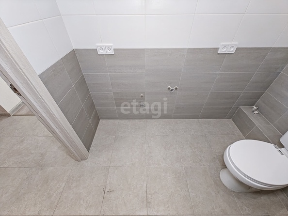 
  Продается 2-комн. квартира, 67 м², Бориса Богаткова ул, д. 201/3
. Фото 12.