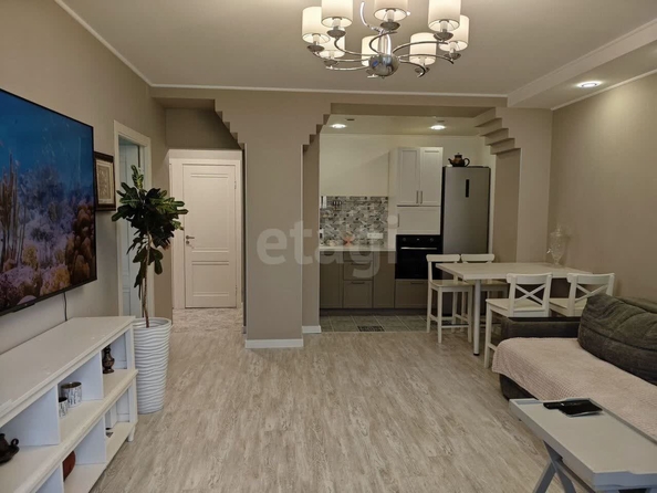 
  Продается 3-комн. квартира, 64.8 м², Сибирская ул, д. 33
. Фото 8.