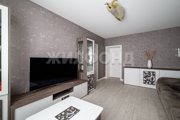 
  Продается 2-комн. квартира, 55.7 м², Есенина ул, д. 67
. Фото 9.