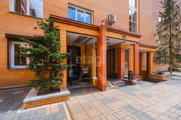 
  Продается 3-комн. квартира, 86.6 м², Холодильная ул, д. 17
. Фото 2.