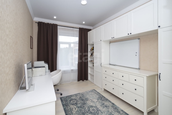 
  Продается 4-комн. квартира, 165 м², Кедровая ул, д. 45
. Фото 17.