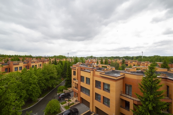 
  Продается 4-комн. квартира, 165 м², Кедровая ул, д. 45
. Фото 40.
