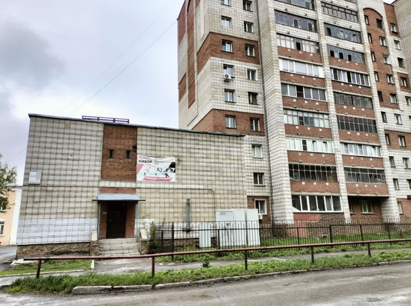 
  Продается 2-комн. квартира, 50.6 м², Большевистская ул, д. 145
. Фото 2.